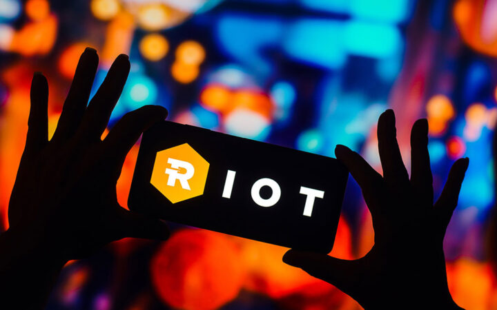 Riot Platforms Surpasses 10K Bitcoin Holdings but Production Declines