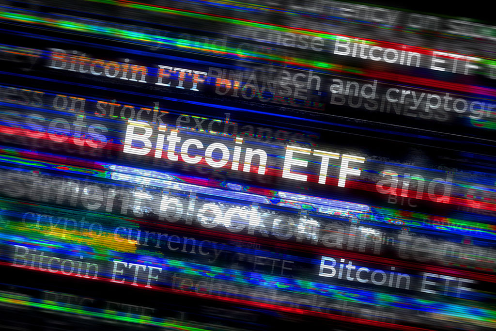 Bitcoin Spot ETFs Secure Nearly $1B in Weekly Inflows with BlackRock Dominating