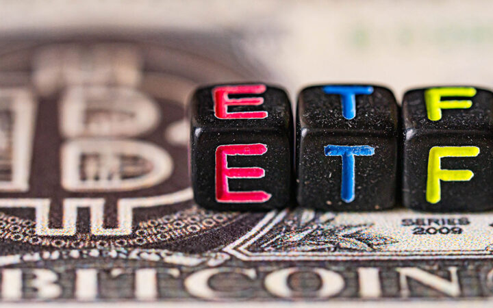 Bitcoin Spot ETFs Face $438M Net Outflow as Crypto Liquidations Hit $573M on November 25