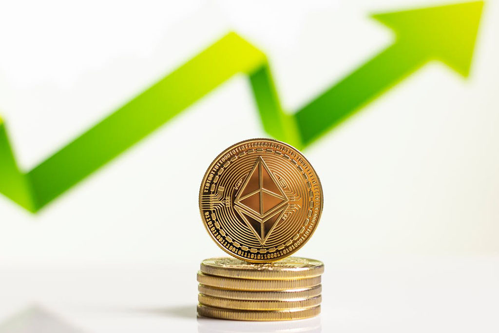 Ethereum (ETH) Price on Cusp of Major Bullish Breakout to $4K amid Heightened Whale Activities