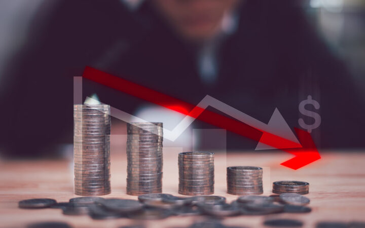 XRP Leads Crypto Decline as Strong Dollar Pressures Bitcoin and Altcoins