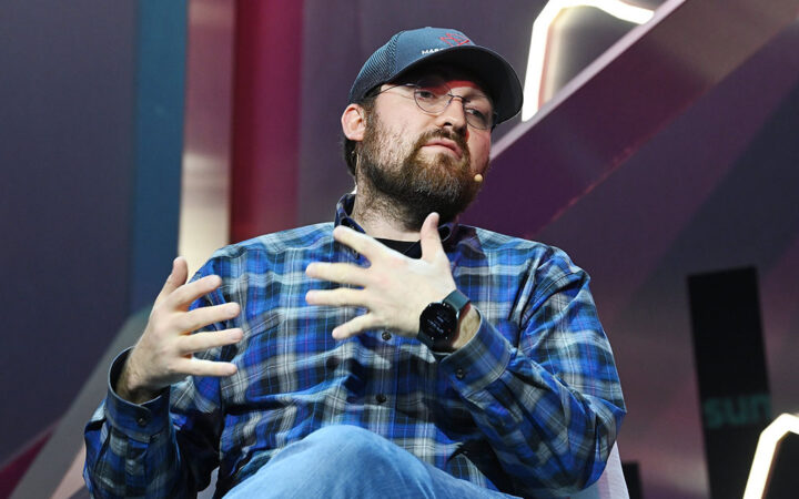 Cardano Founder Destroys 900 Billion ‘Charles’ Meme Coins, Price Crashes 72%