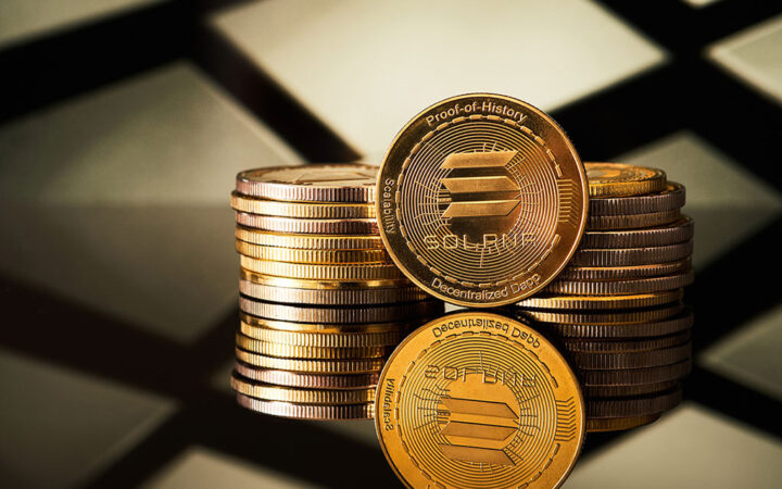 Solana (SOL) Price Eyes Breakout as Stablecoin Liquidity Surges to $10.2B