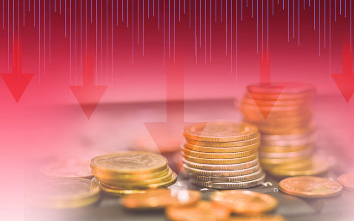 Solana (SOL) Price Drops to $225 amid 12% Slide, What’s Ahead?