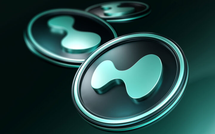 Hyperliquid (HYPE), Mantra (OM) Defy Crypto Crash with 13% Surge: Will Rally Continue?