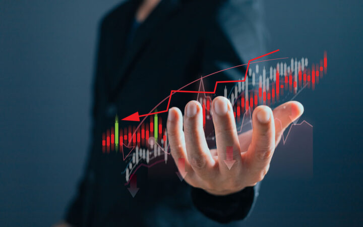Solana (SOL) Price Dips to $140 as Onchain Metrics Signal Investor Fear, What’s Next?