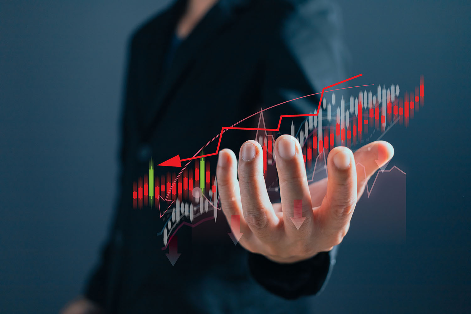 Solana (SOL) Price Dips to $140 as Onchain Metrics Signal Investor Fear, What’s Next?