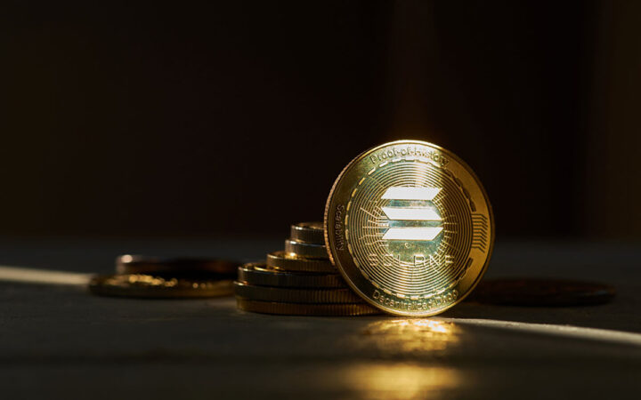 Solana Price Surges 25% After Trump’s Strategic Crypto Reserve Announcement: Bulls Eye $213