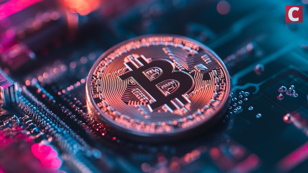 Strategy Won’t Face Bitcoin Liquidation, Says Expert, as MSTR Stock Crashes 7%