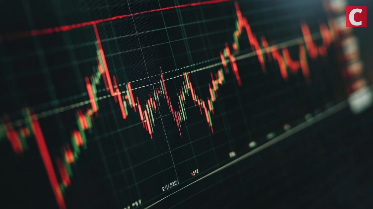 ETFs Bleed, Crypto Market Falls as 176K Traders Lose $929M